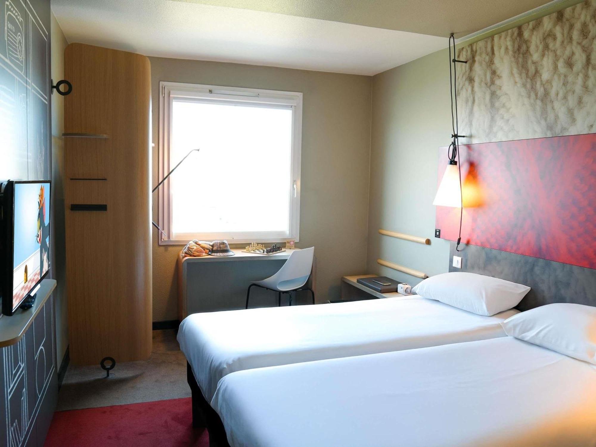 Ibis Caen Porte De Bretagne Bretteville-sur-Odon Exterior photo